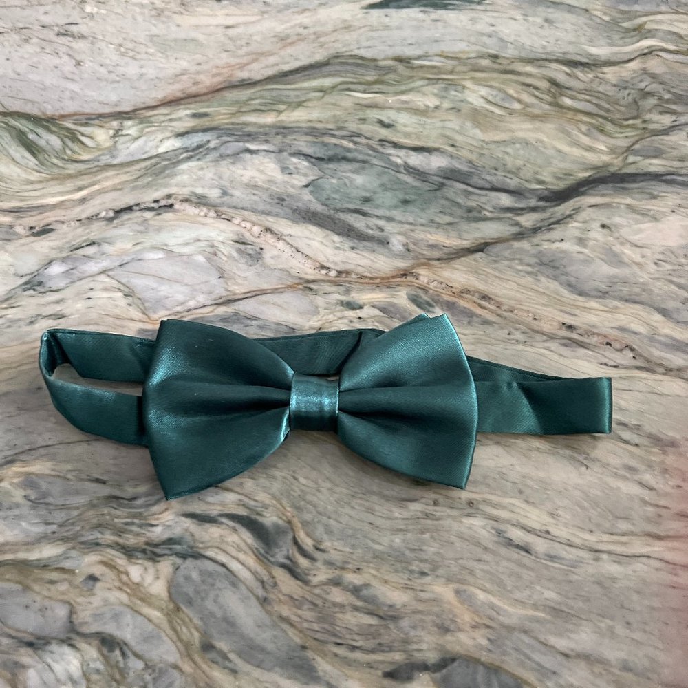 Emerald Green Bow Tie